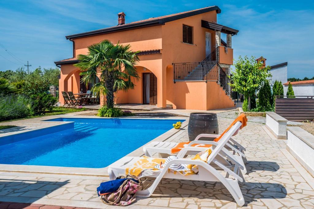 Apartment Oliva With Swimming Pool Πόρετς Εξωτερικό φωτογραφία